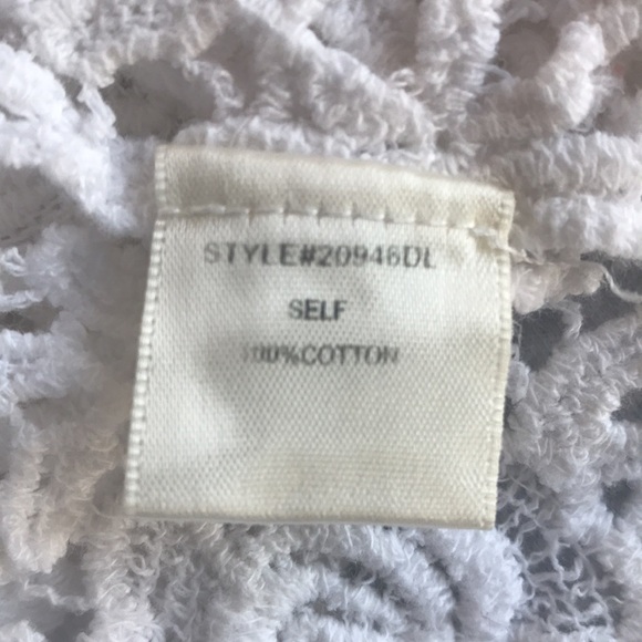 Skies Are Blue crocheted white crop top - Picture 6 of 7